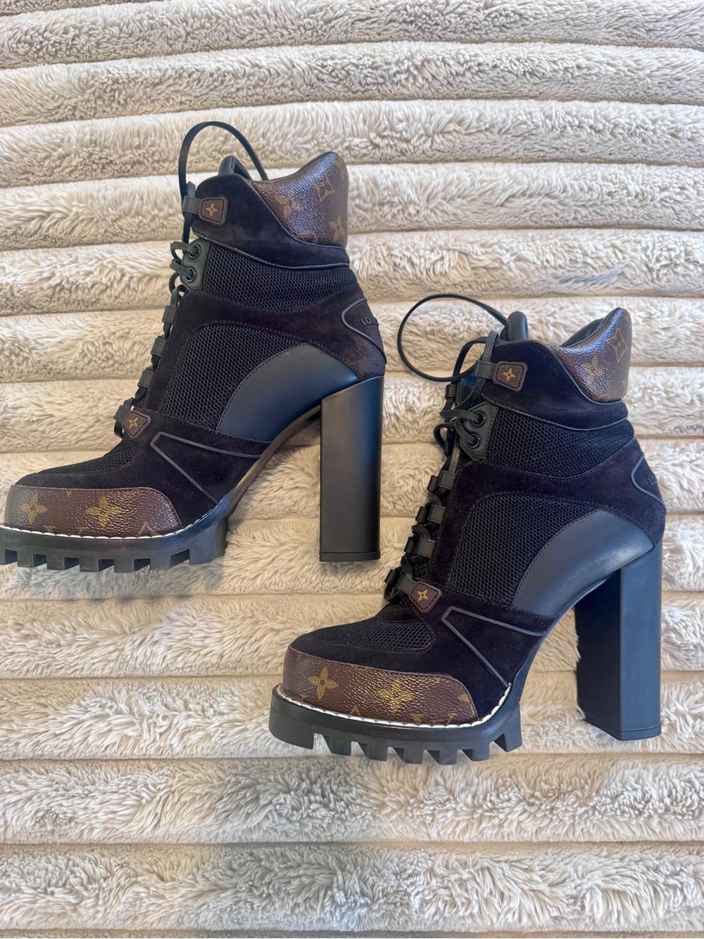 Louis Vuitton Black Mesh & Monogram Platform Lace-Up Heeled Boots 41 10/10.5 US - Picture 4 of 10